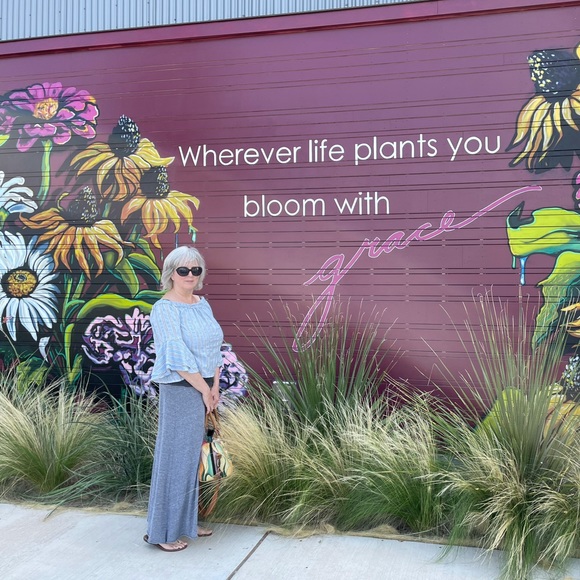 Posh Ambassador at your service - Picture 12 of 12